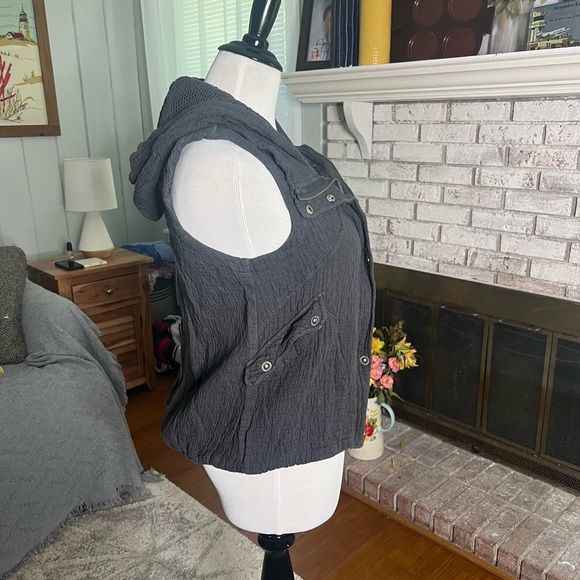 Mono Reno hood zipper button vest - Picture 4 of 6